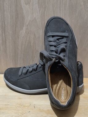 Aetrex Women's Charcoal Lace-Up Sneakers